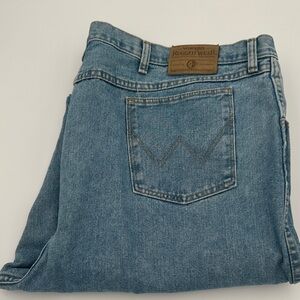 Wrangler Relaxed Fit Light Blue Jeans